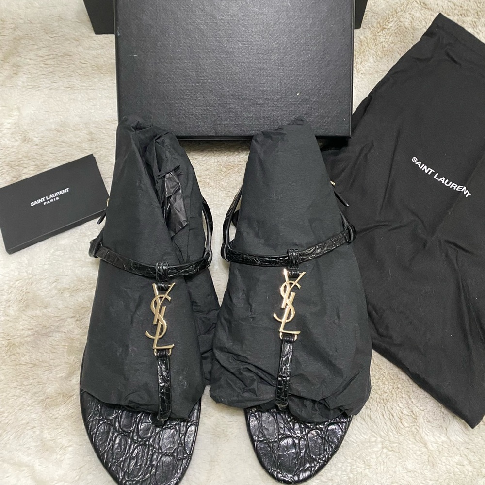 Authentic YSL Yves Saint Laurent Cassandra Croc Sandals. 🔥🔥🔥🔥🔥🔥🔥🔥🔥🔥🔥